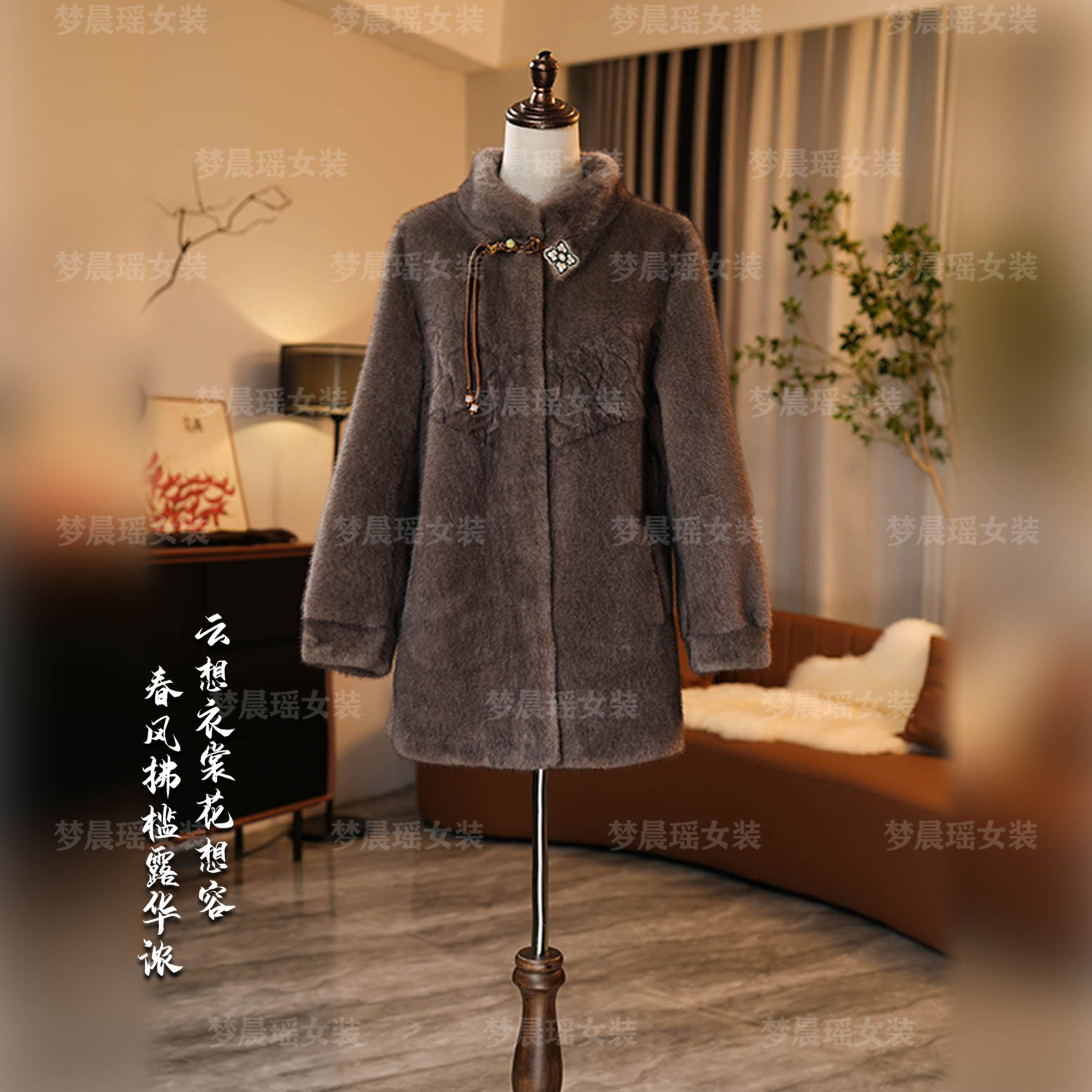 2024年冬季新款轻奢毛皮体一保暖气质精致百搭短款连帽时尚外套