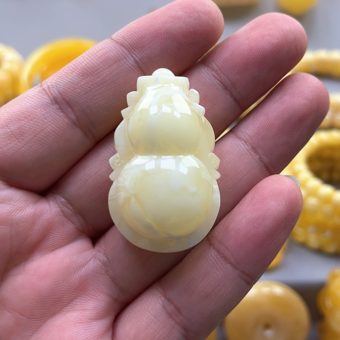 琥珀颈饰未镶嵌吊坠
