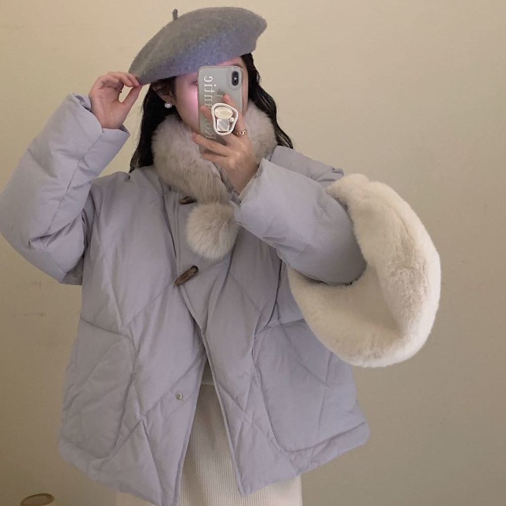 波司澄新款狐狸毛领羽绒服女短款韩版宽松圆领加厚牛角扣冬季外套