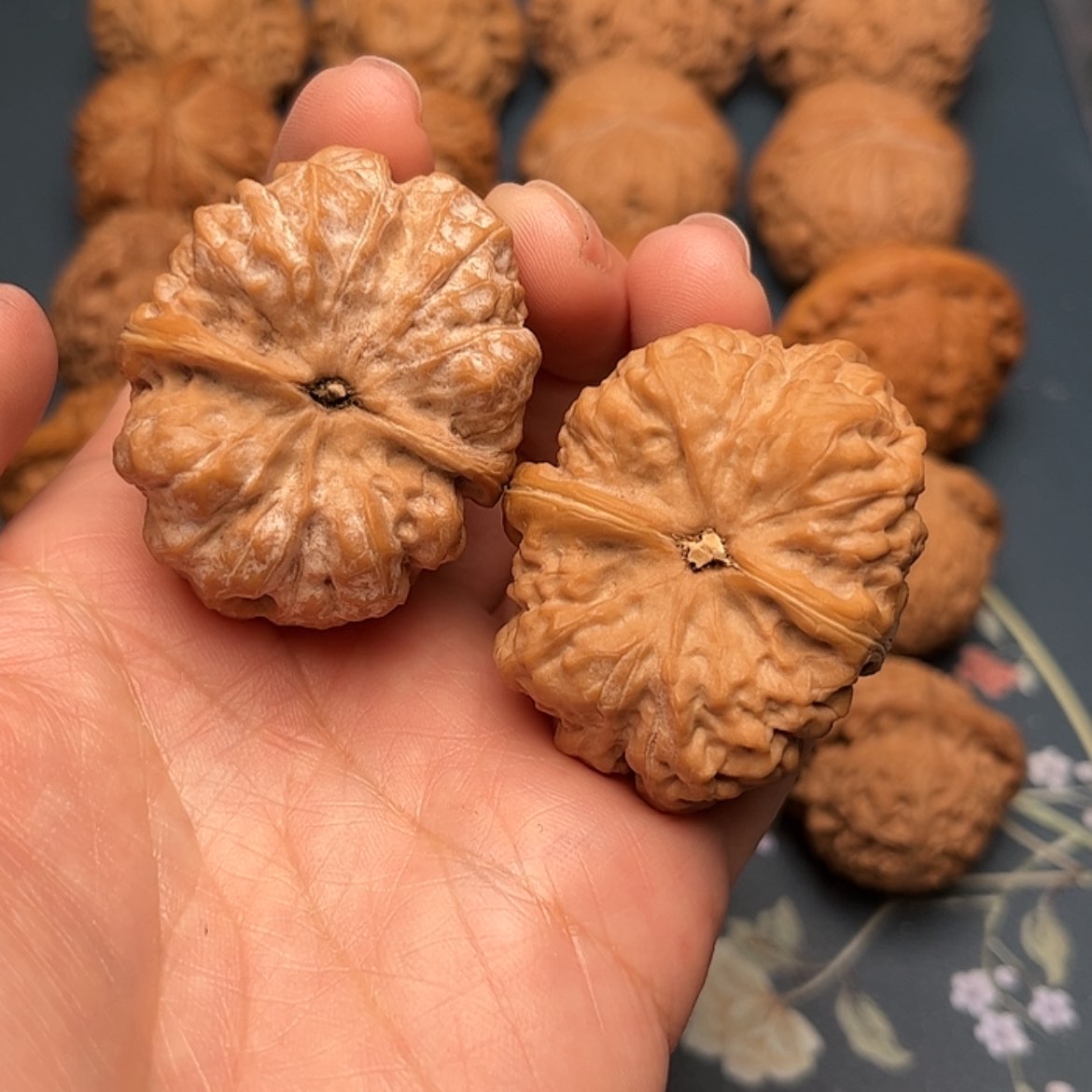【闪购商品】文玩核桃吊坠路***！