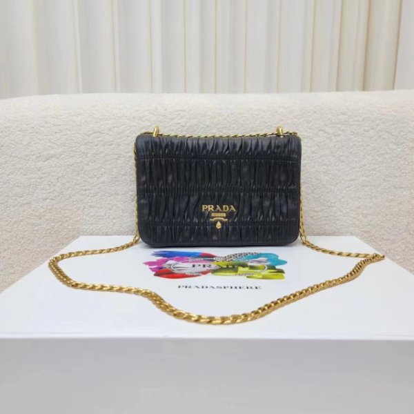 妃鱼/普拉达/95新/箱包/市场价19100/240110QR0016
