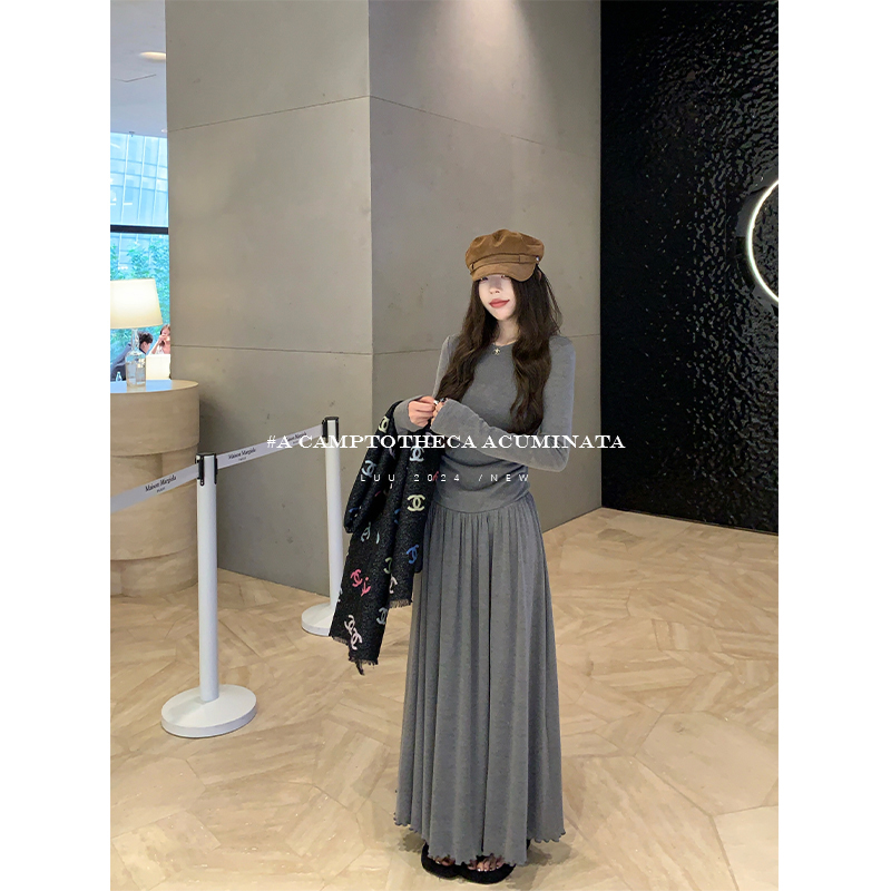 LUU桃喜儿/针织内搭连衣裙女秋冬收腰气质长袖修身设计感小众裙子