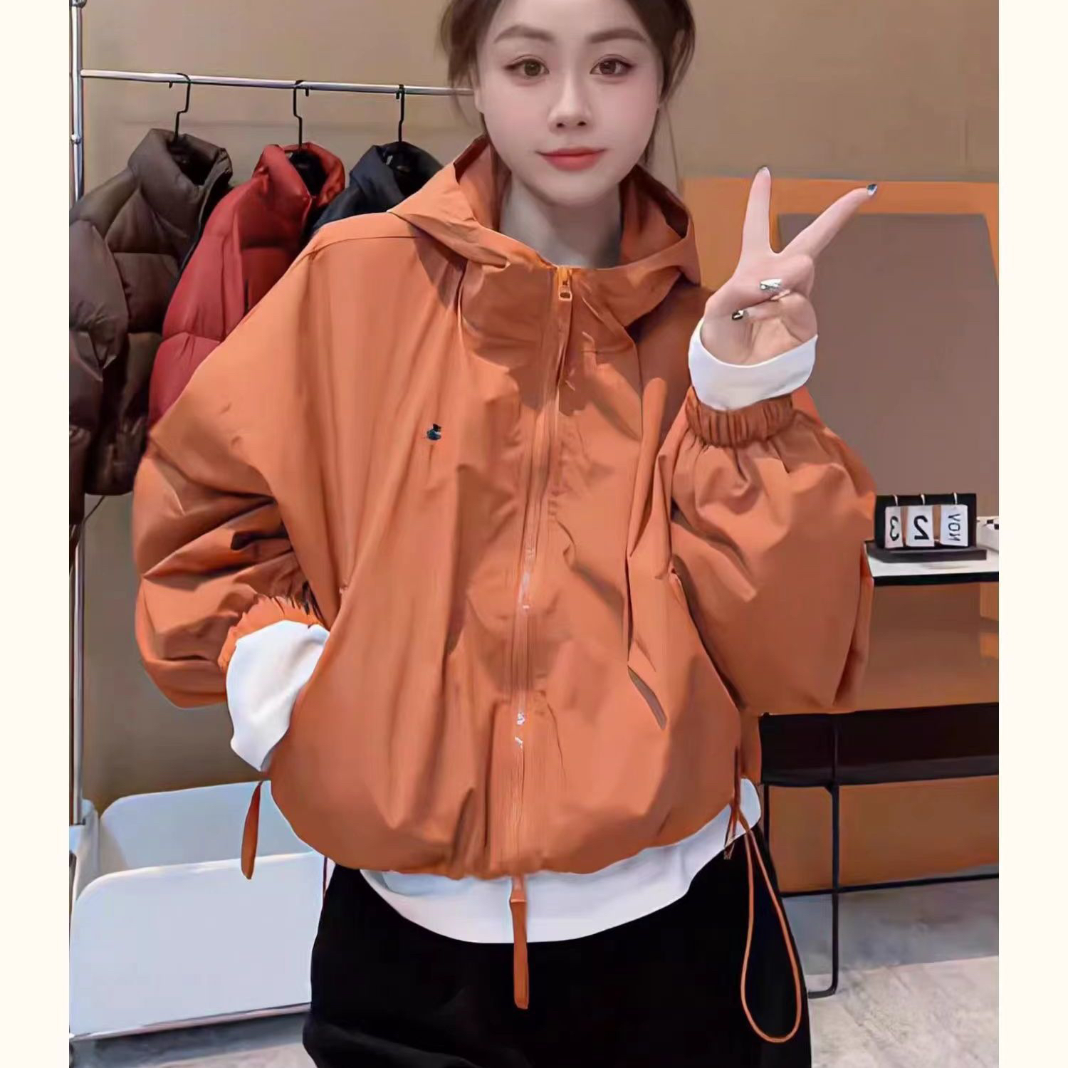 春秋新款连帽拉链短款小个子下摆抽绳休闲长袖冲锋衣外套女