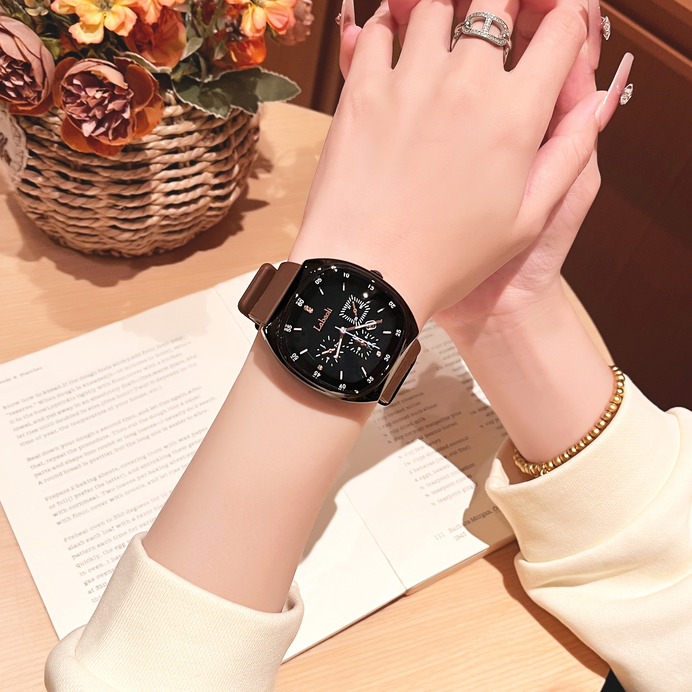 【么茶】简约大气休闲风硅胶手表女士气质百搭中性风男女腕表 419