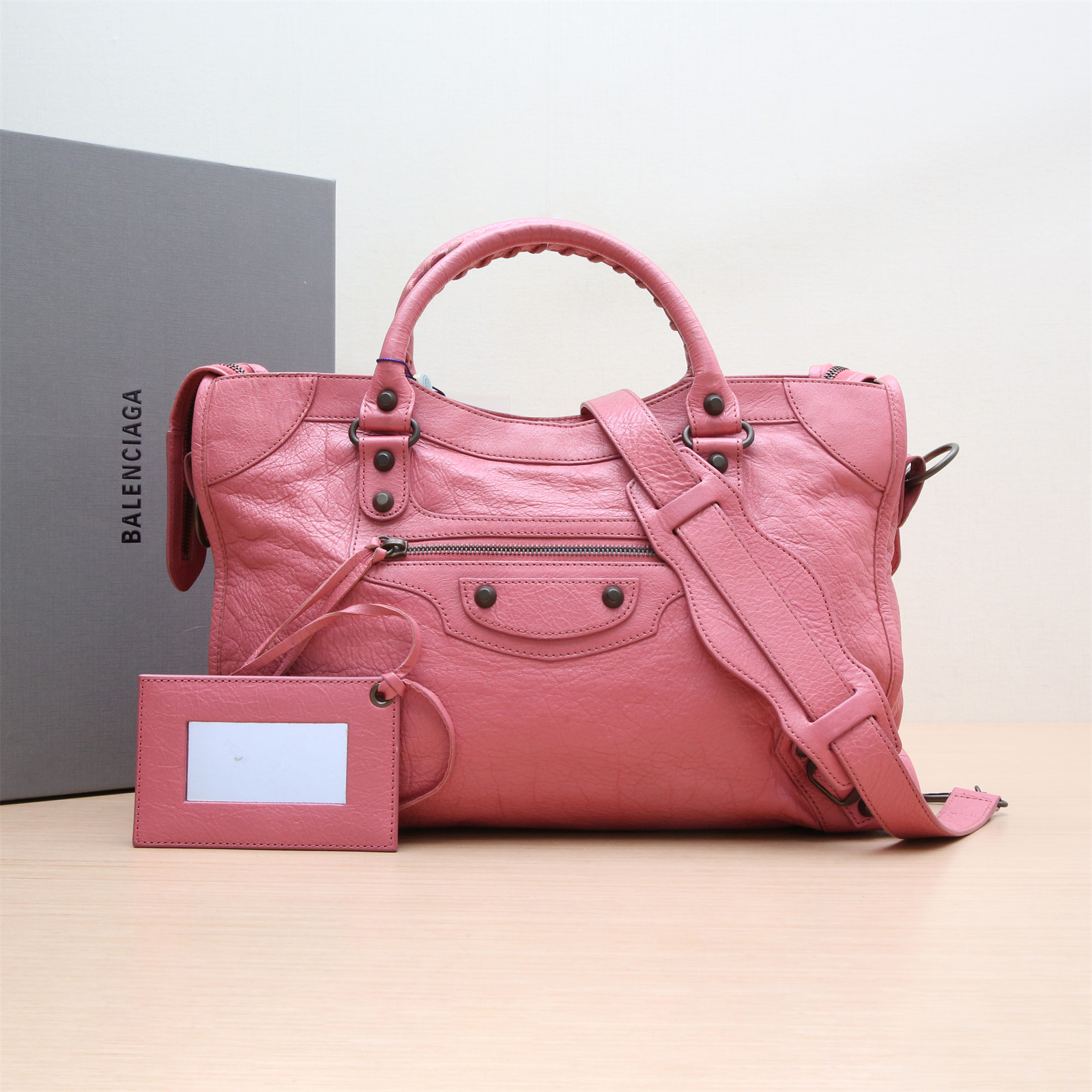 95新  新粉 小花姑姑 P243975417 CLASSIC 机车包 中号 38 粉色