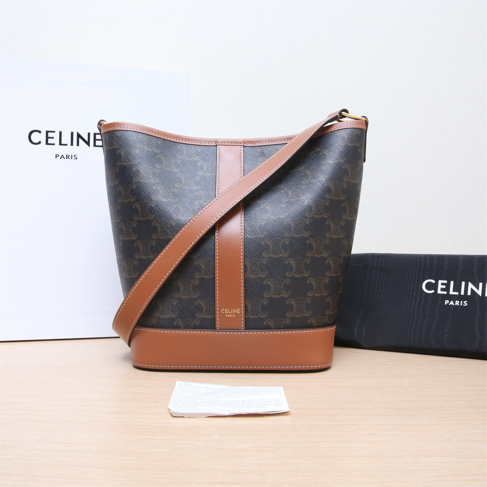 99新 Celine/思琳 小花姑姑P224829018凯旋门 标志印花 水桶包