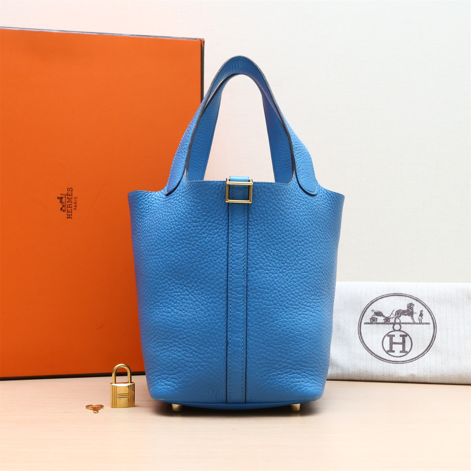 95新 Hermes/爱马仕 新粉 黑黑 618474Picotin 18 菜篮子单肩包