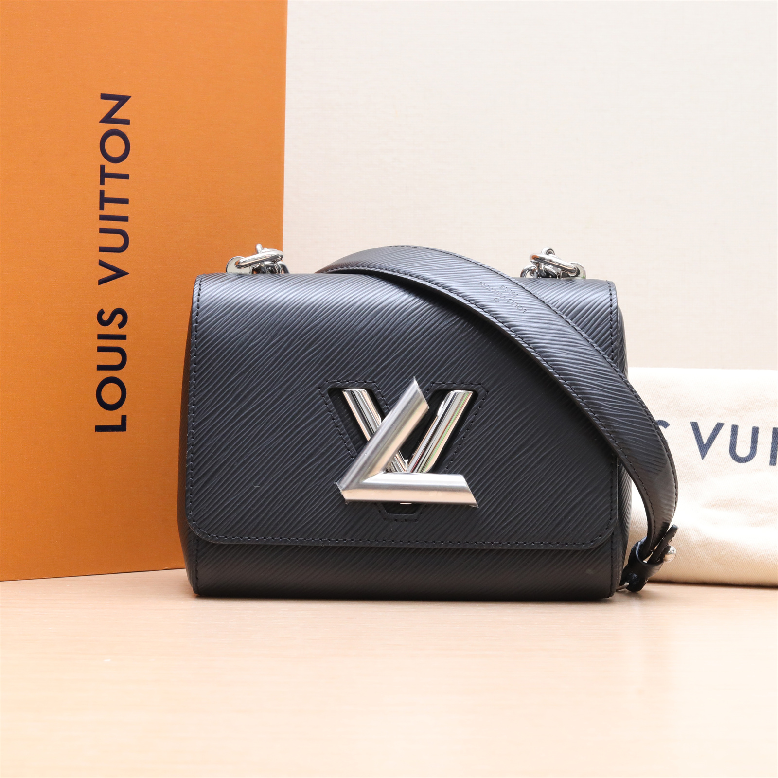 95新 LouisVuitton/路易威登 小花双双 829121 TWIST 小号 黑色包