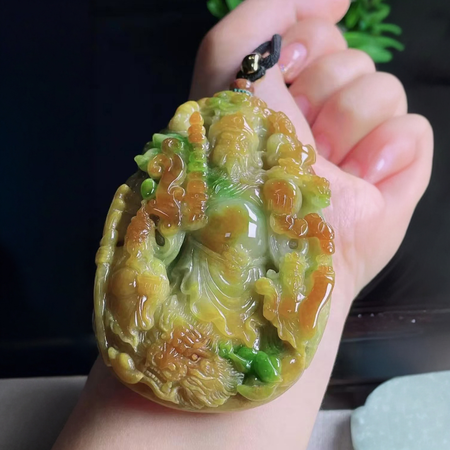  缅甸天然正品翡翠黄加绿五路财神吊坠