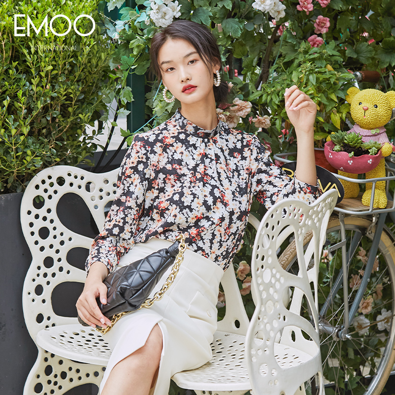 EMOO/杨门花纹长袖套头小衫碎花印花时尚百搭设计感E12T013407