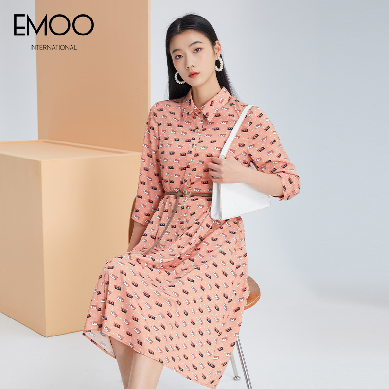 EMOO/杨门秋新款花纹中袖翻领连衣裙复古气质时尚显瘦E32L143042