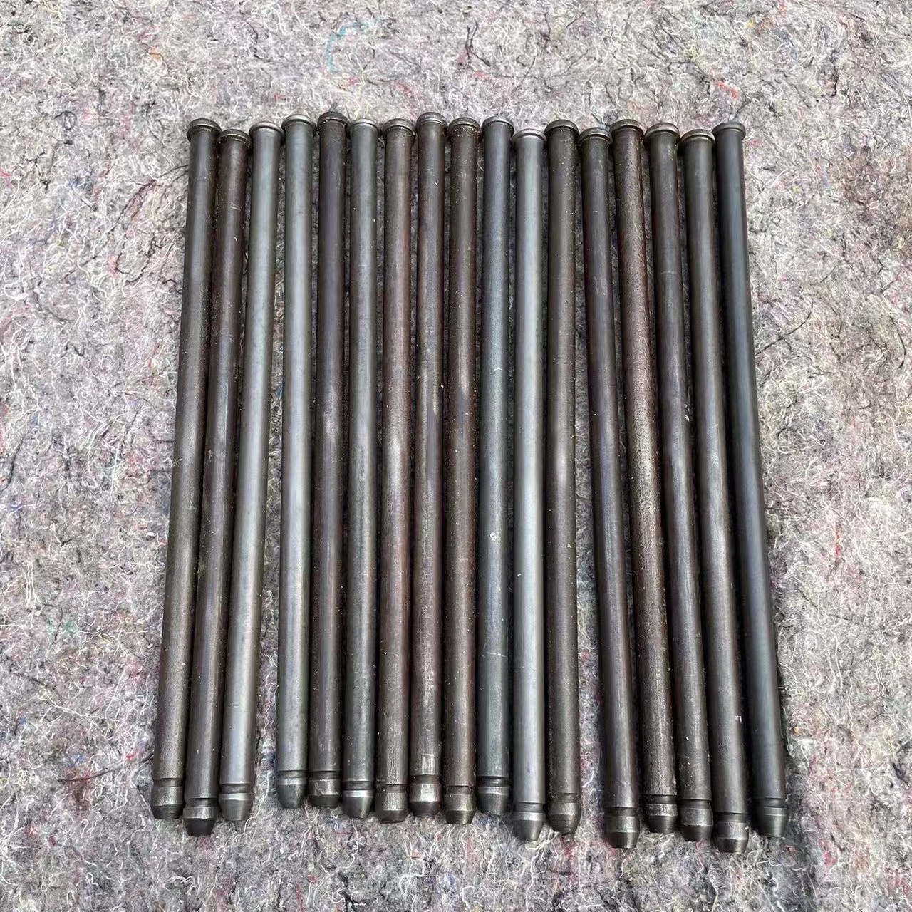 特价处理老库存销子（有瑕疵）轴承，品相不好但是很结实，锻打把玩