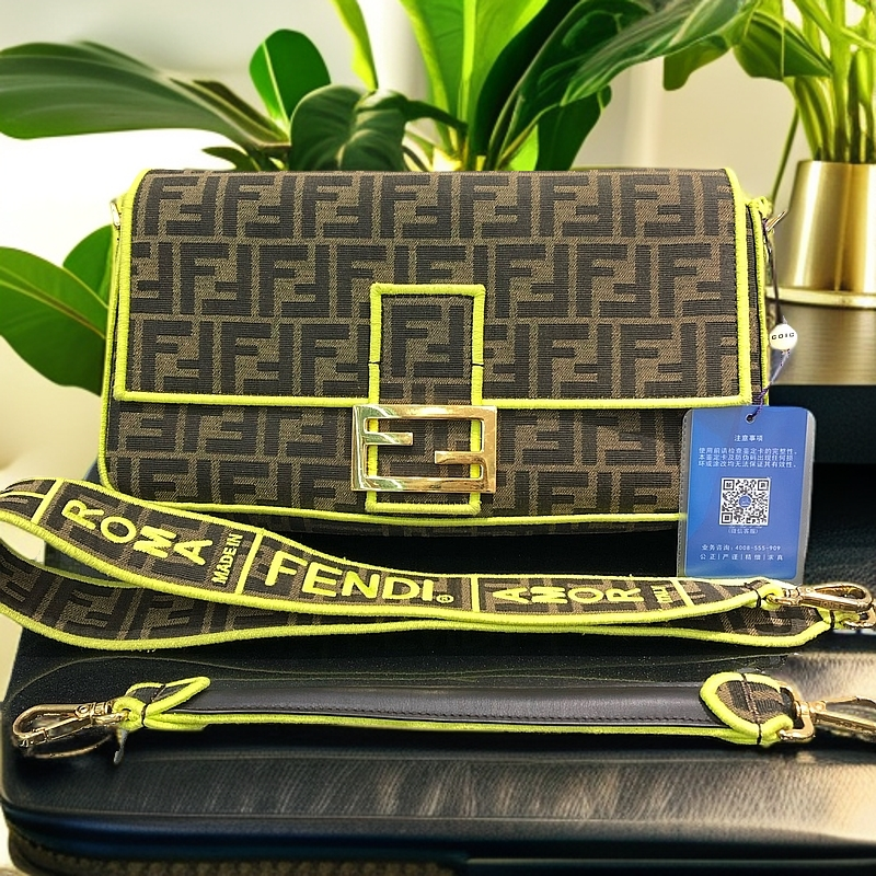 95新 FENDI/芬迪 芬迪 荧光绿 法棍包 单肩包 7966027