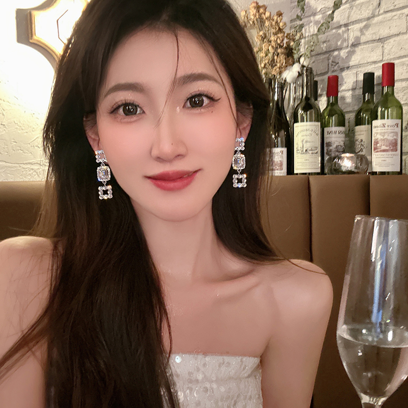 S22闪钻方块耳环独特小众设计耳钉女2025年新款轻奢高级感耳饰48