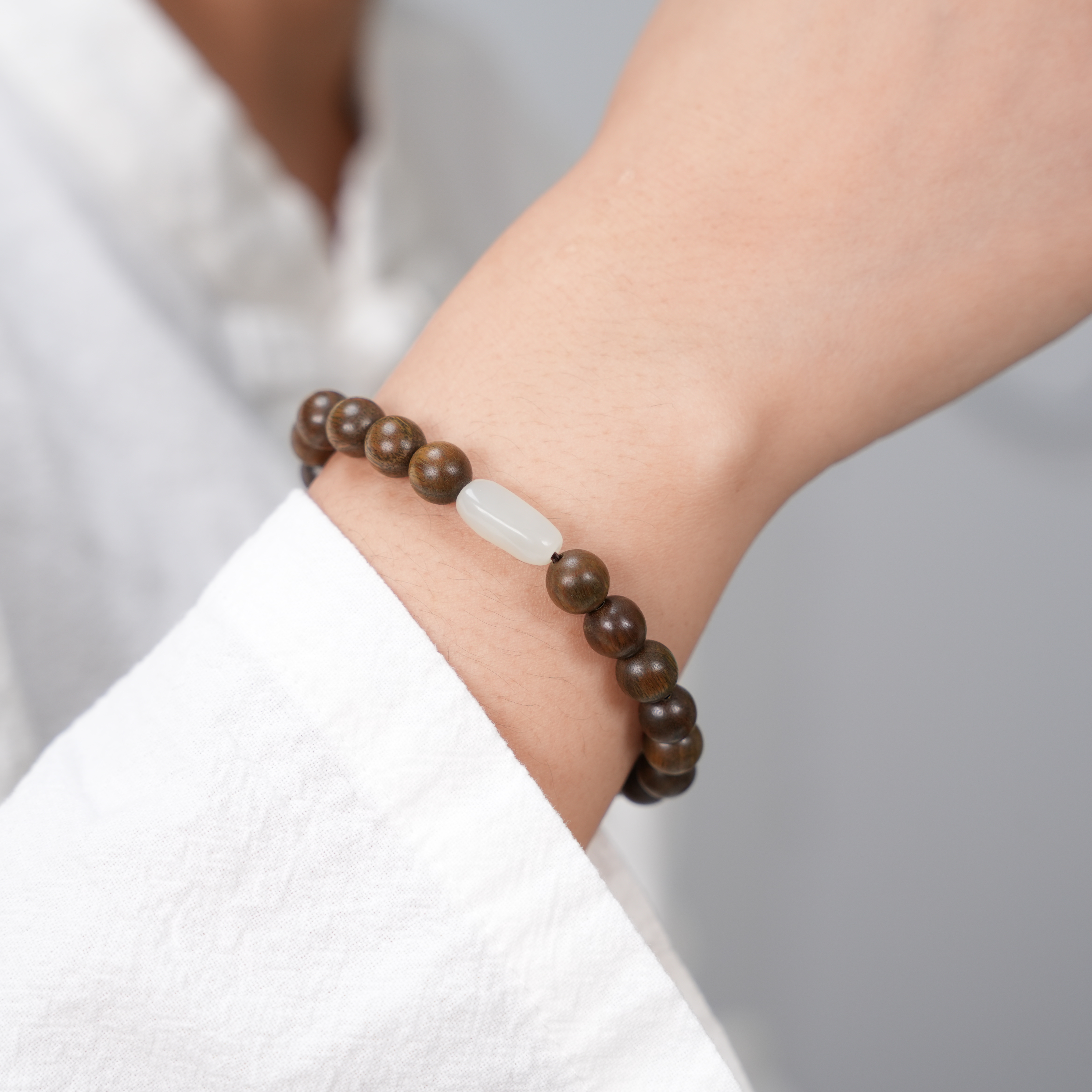 【天外来客】绿檀0.8搭配和田玉手串时尚