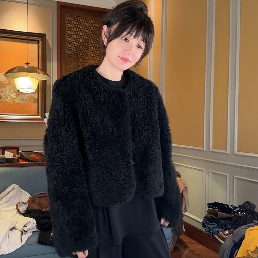 KOKOWANG 高级感慵懒风简约时尚皮毛一体外套 304624I03W47