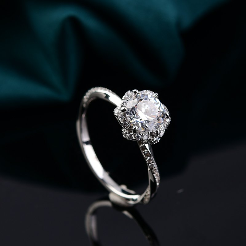 925银莫桑石戒指 虞美人女戒镶嵌时尚S925银实心莫桑石50分到1ct