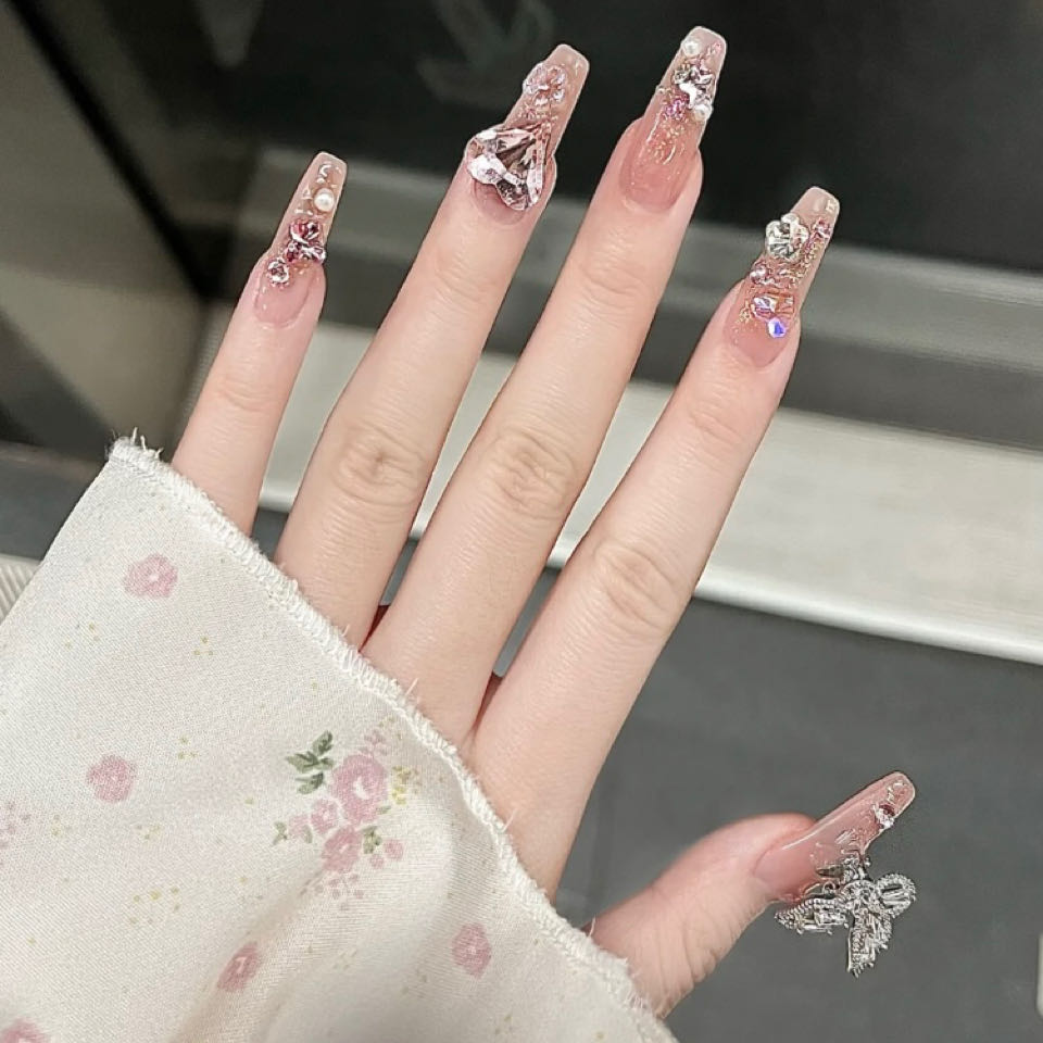  【直播间链接】极美时尚清新纯欲纯手工穿戴甲，NO退NO换，介意勿拍