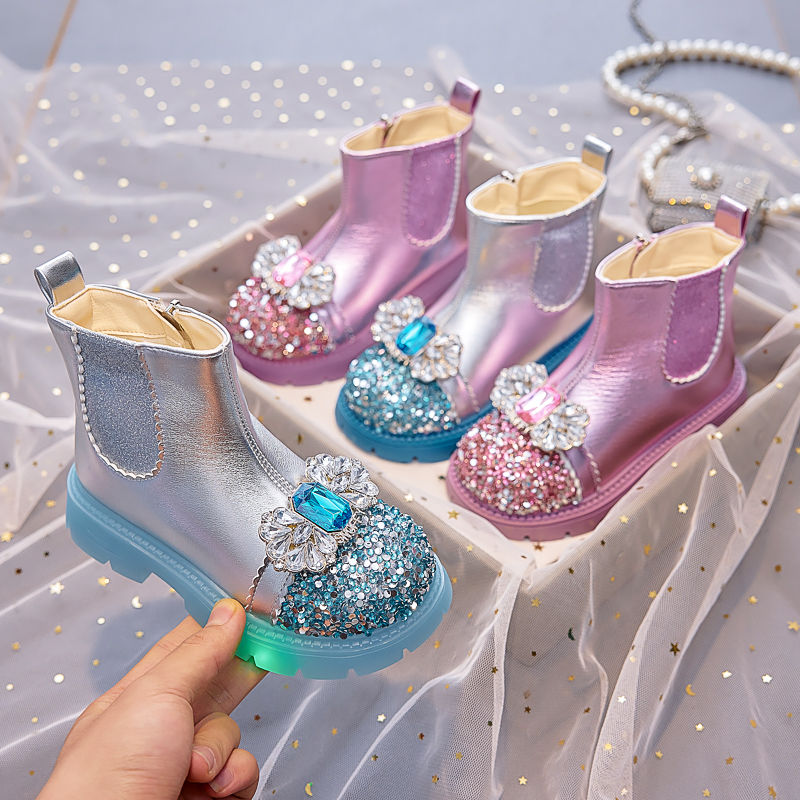 女童公主靴儿童短靴发光鞋秋冬季加绒棉靴子女孩马丁靴女宝宝皮靴