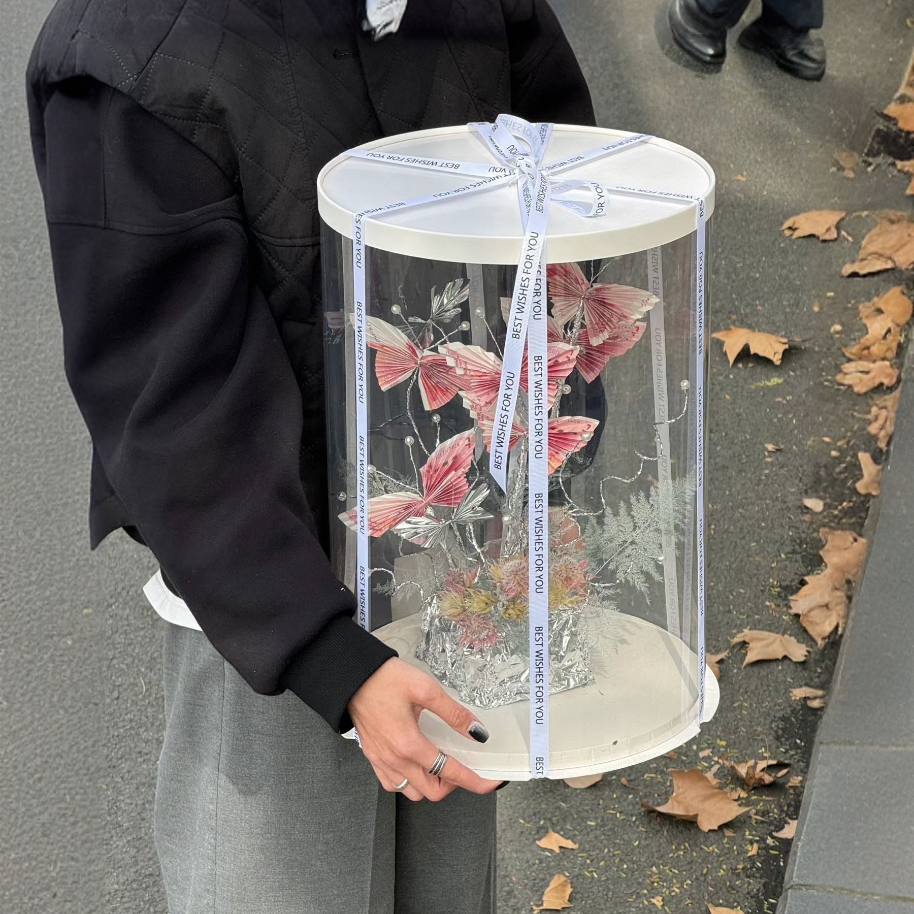 七夕情人节透明圆形蛋糕盒水晶有钱花抱抱桶Pet花束鲜花包装礼盒