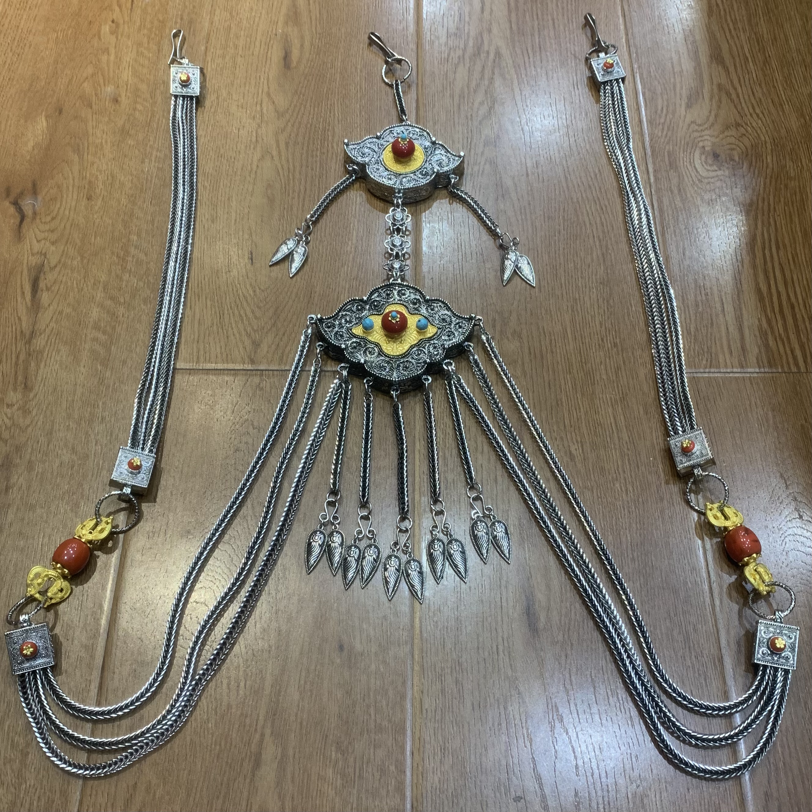 合金亚克力婚庆饰品 新款藏装配饰流苏腰牌做旧款