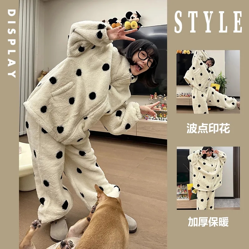 珊瑚绒睡衣女冬季加厚加绒2024年大码波点新款家居服套装外出可穿