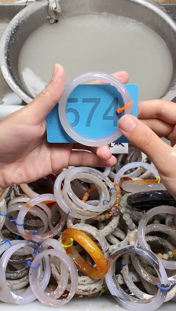 【闪购商品】玛瑙/玉髓手镯未镶嵌5354