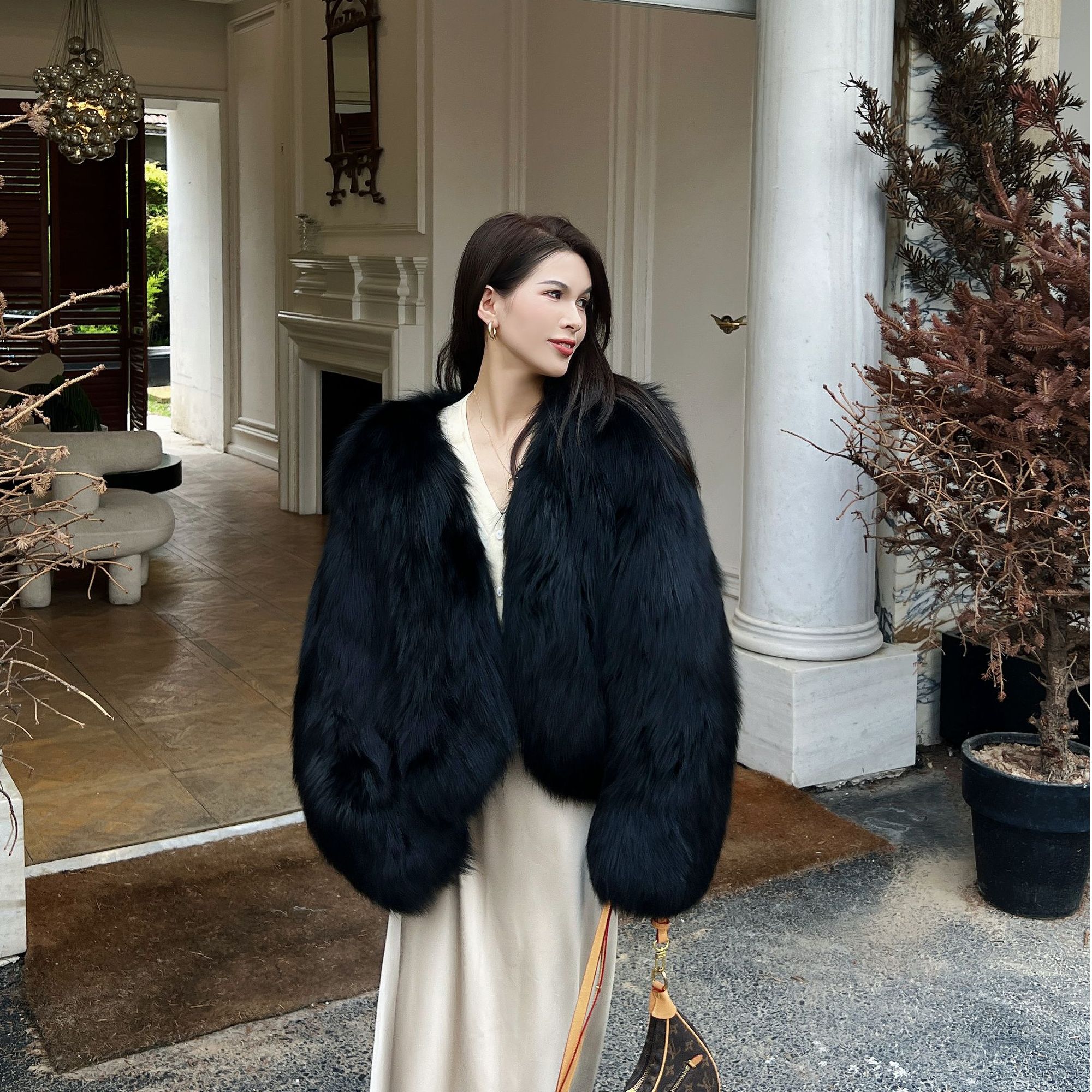 2025新款稀有银狐整皮整版狐狸毛皮草外套女黑色气质款 显瘦