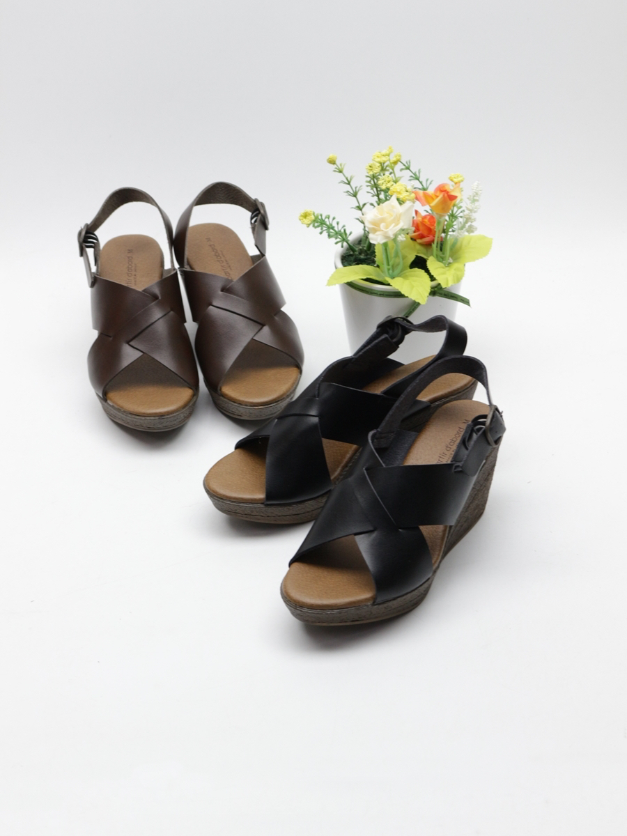 日本新款时尚凉鞋（92978）