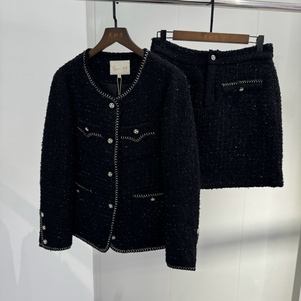 花妞子大码小香套装