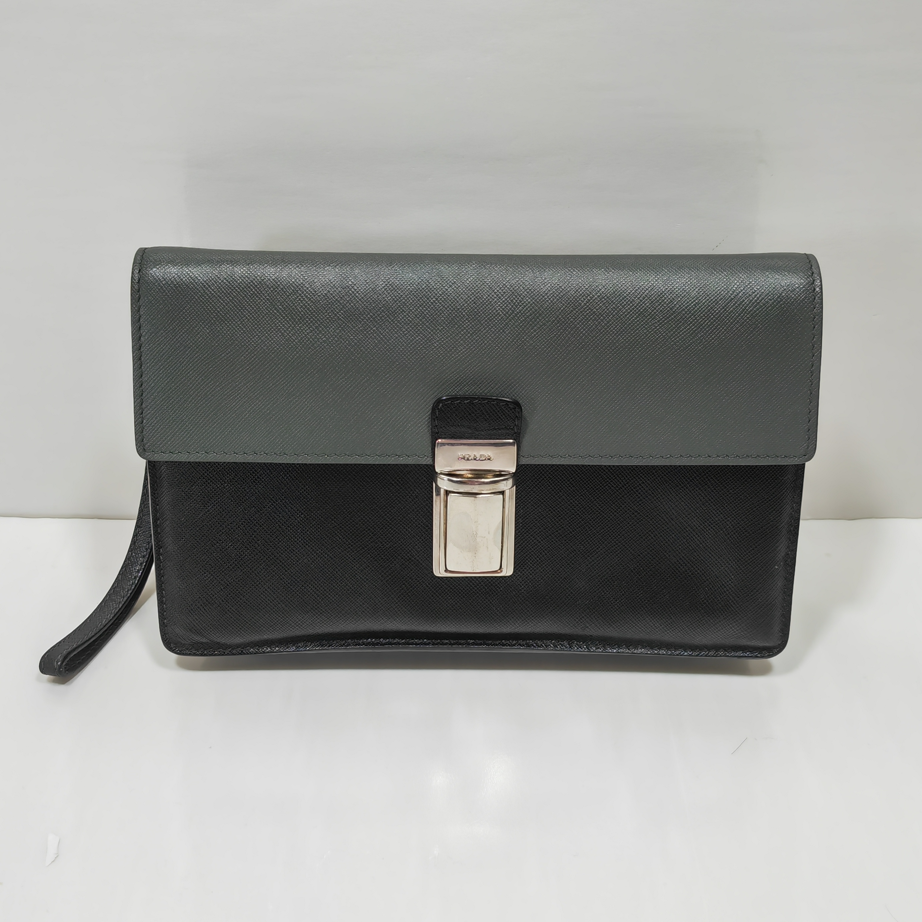 95新 Prada/普拉达 /0949/男士黑灰拼色全皮手拿包/时尚/中号/