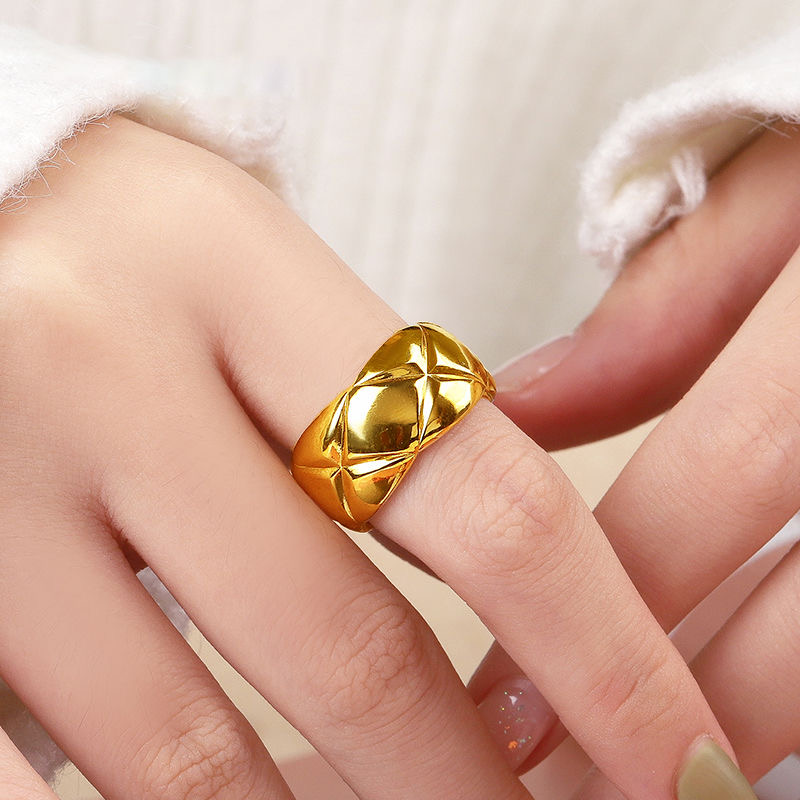 合金戒指 闭口菱形（点开选大小）  金色光面菱格纹经典