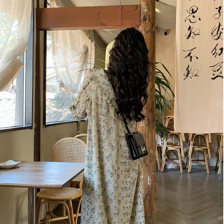 网红复古高级感超好看碎花长袖连衣裙气质显瘦裙子女春秋新款长裙