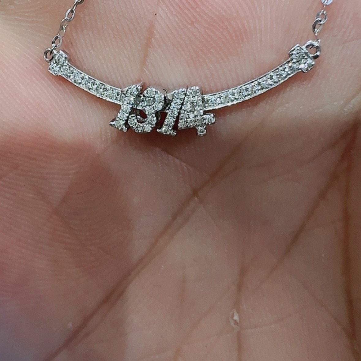 【闪购商品】钻石颈饰18K金镶嵌快****³