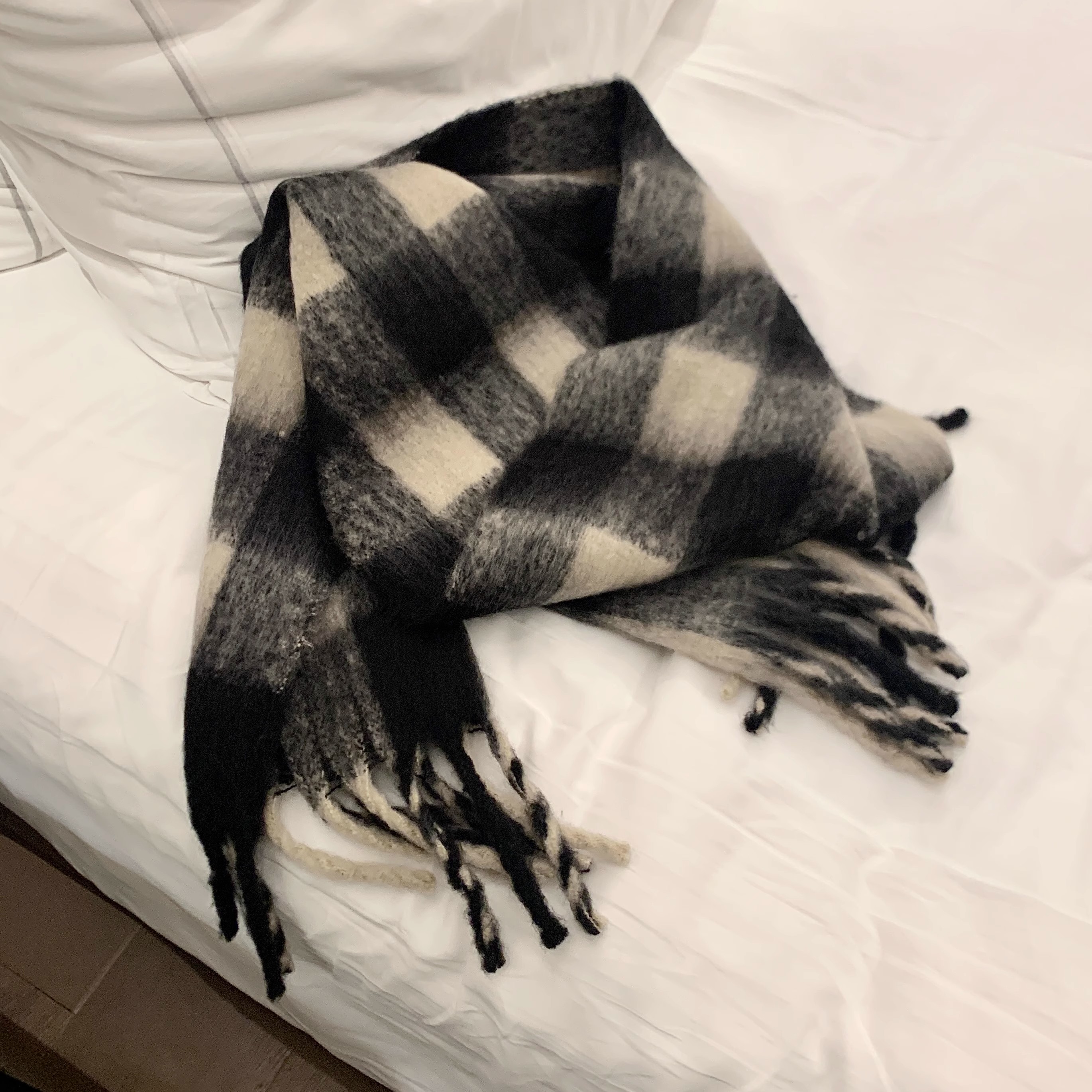 高颜值格子围巾女冬季高级感韩系氛围感百搭加厚保暖围脖披肩长款