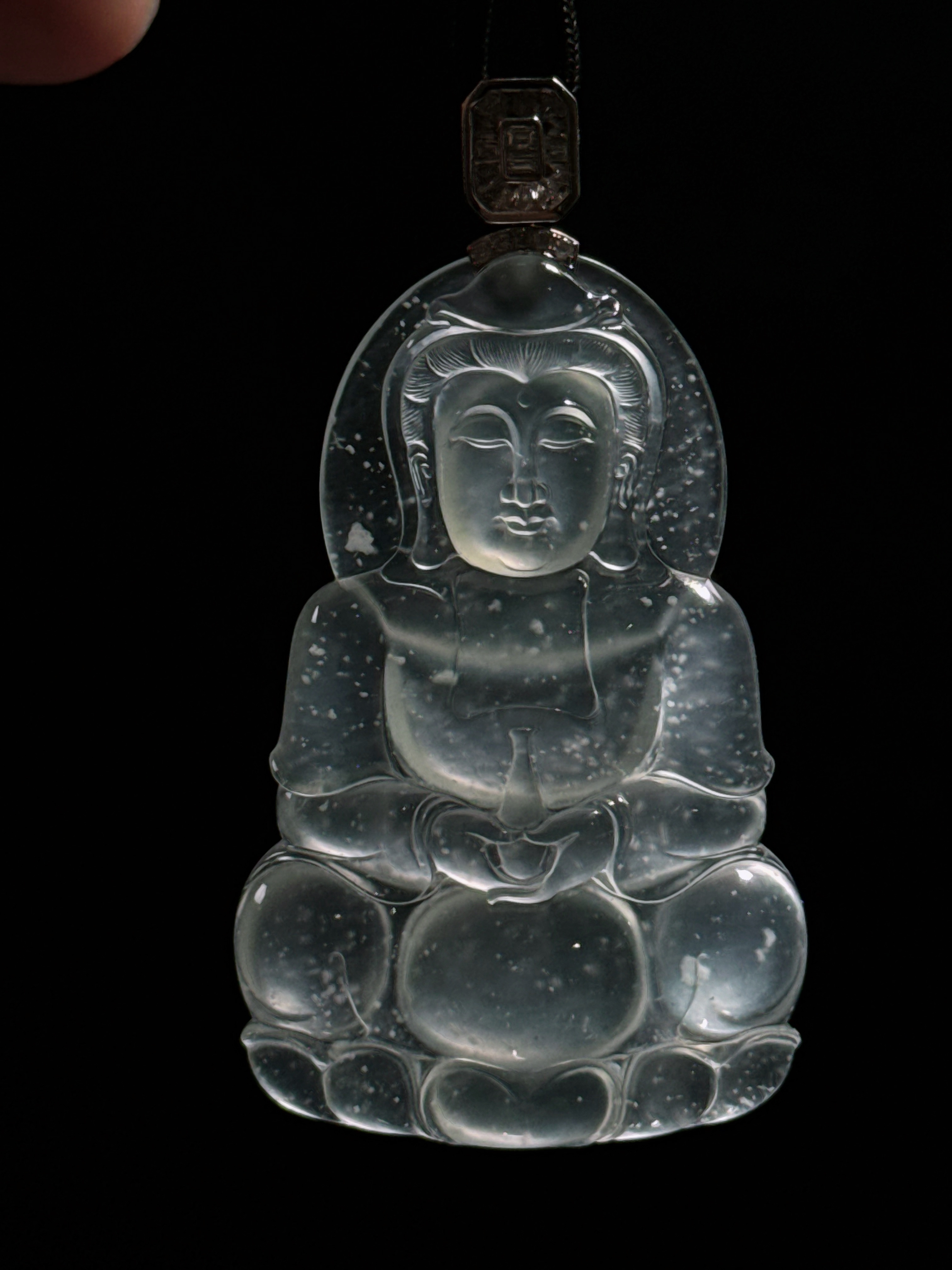 缅甸天然A货翡翠玻璃种木纳正装观音菩萨