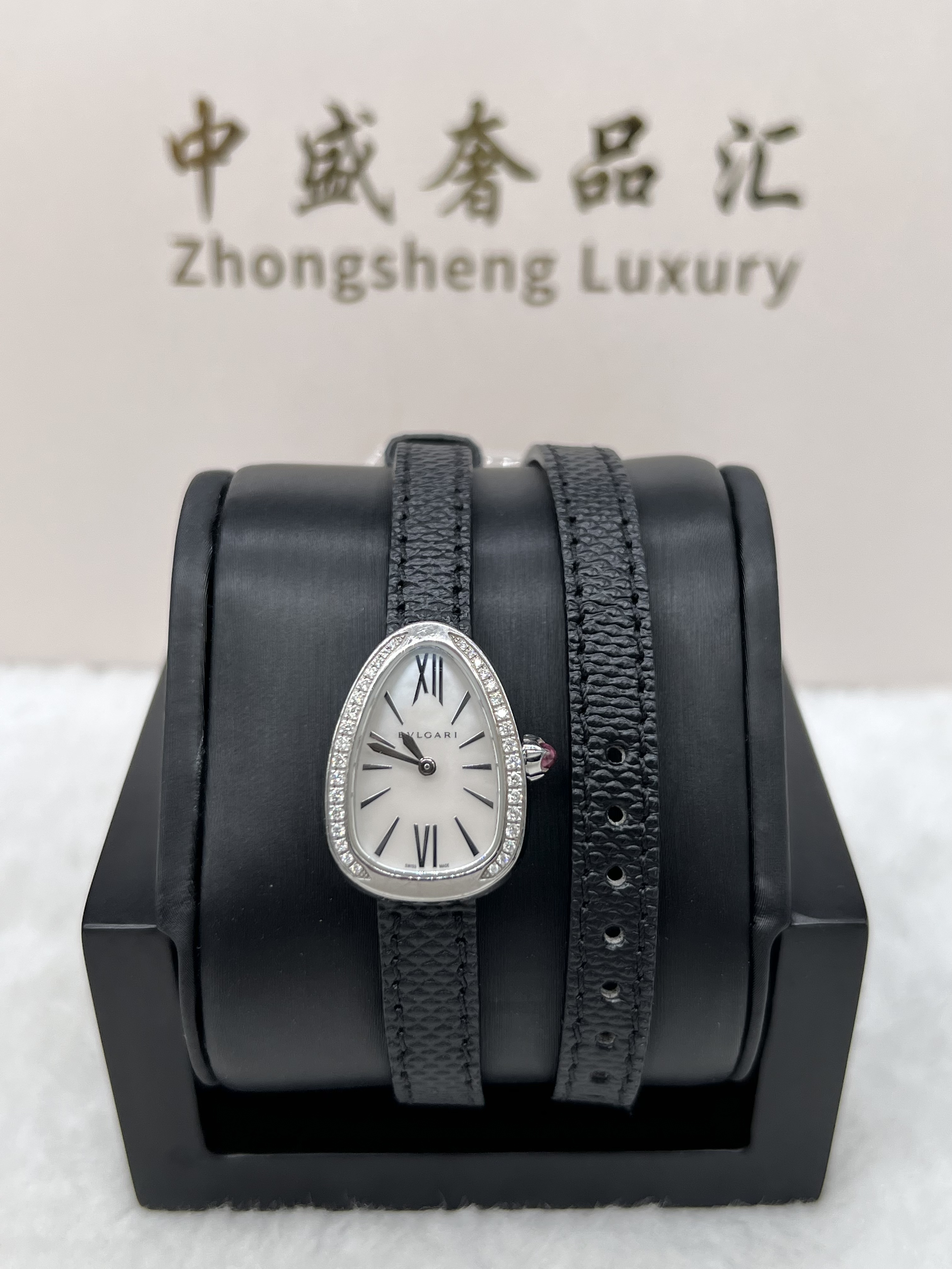 95新 BVLGARI/宝格丽 宝格丽蛇形白贝母盘圌钻时尚女表