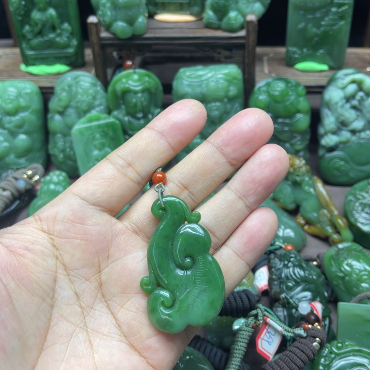 【闪购商品】和田玉（碧玉）颈饰未镶嵌酒**儿