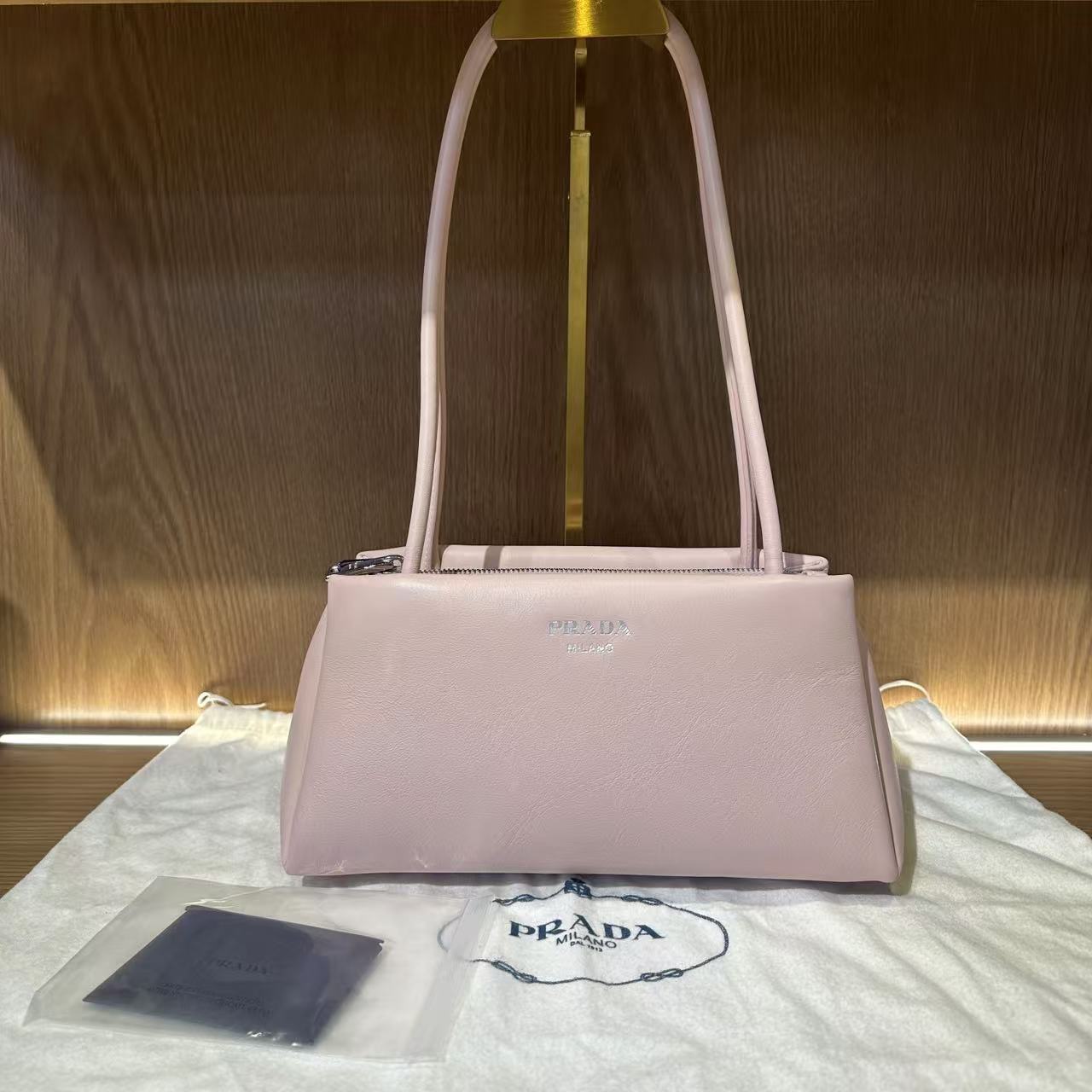 99新 Prada/普拉达 飞小雨Fisoy/ 粉色新款腋下包