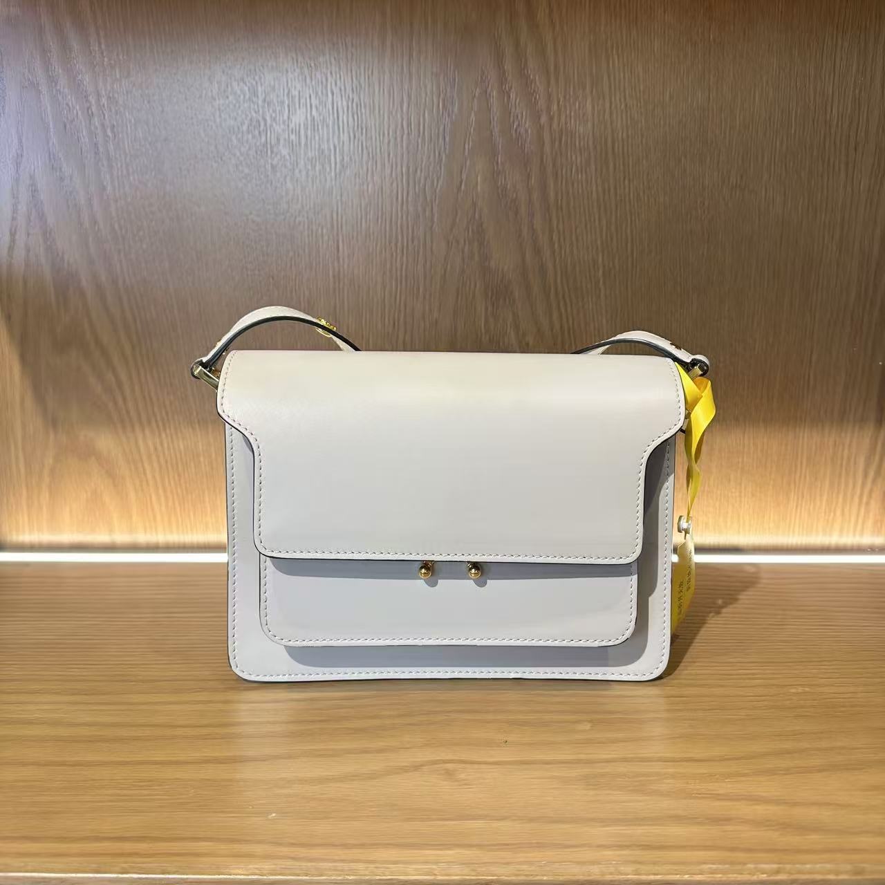 99新 MARNI 飞小雨Fisoy/ 白色斜挎包