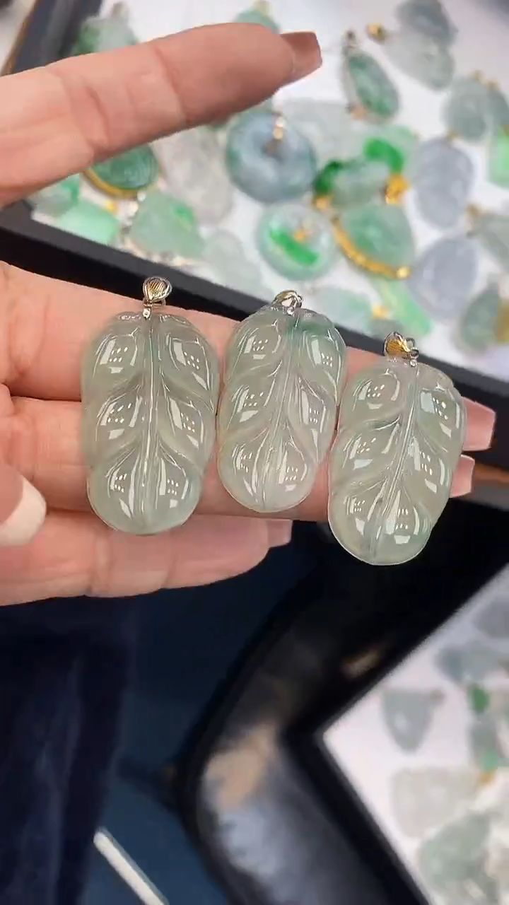 【闪购商品】翡翠颈饰18K金镶嵌叶子-多样性，发其一