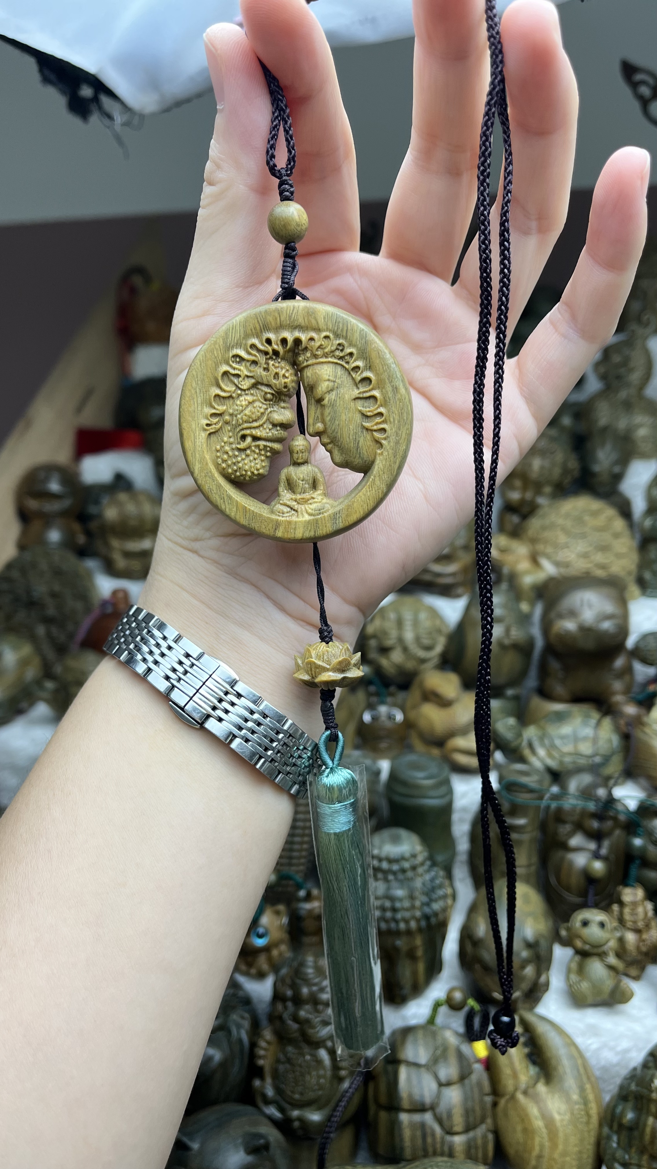 阿根廷绿檀一念之间圆牌吊牌 车挂木雕工艺品