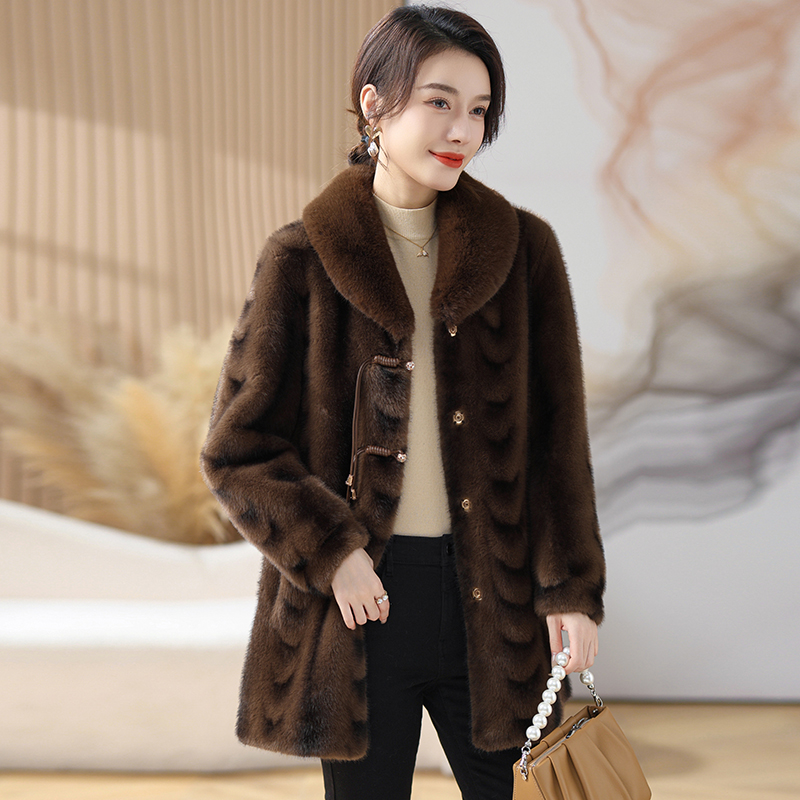 2024新款北极貂时尚保暖外套