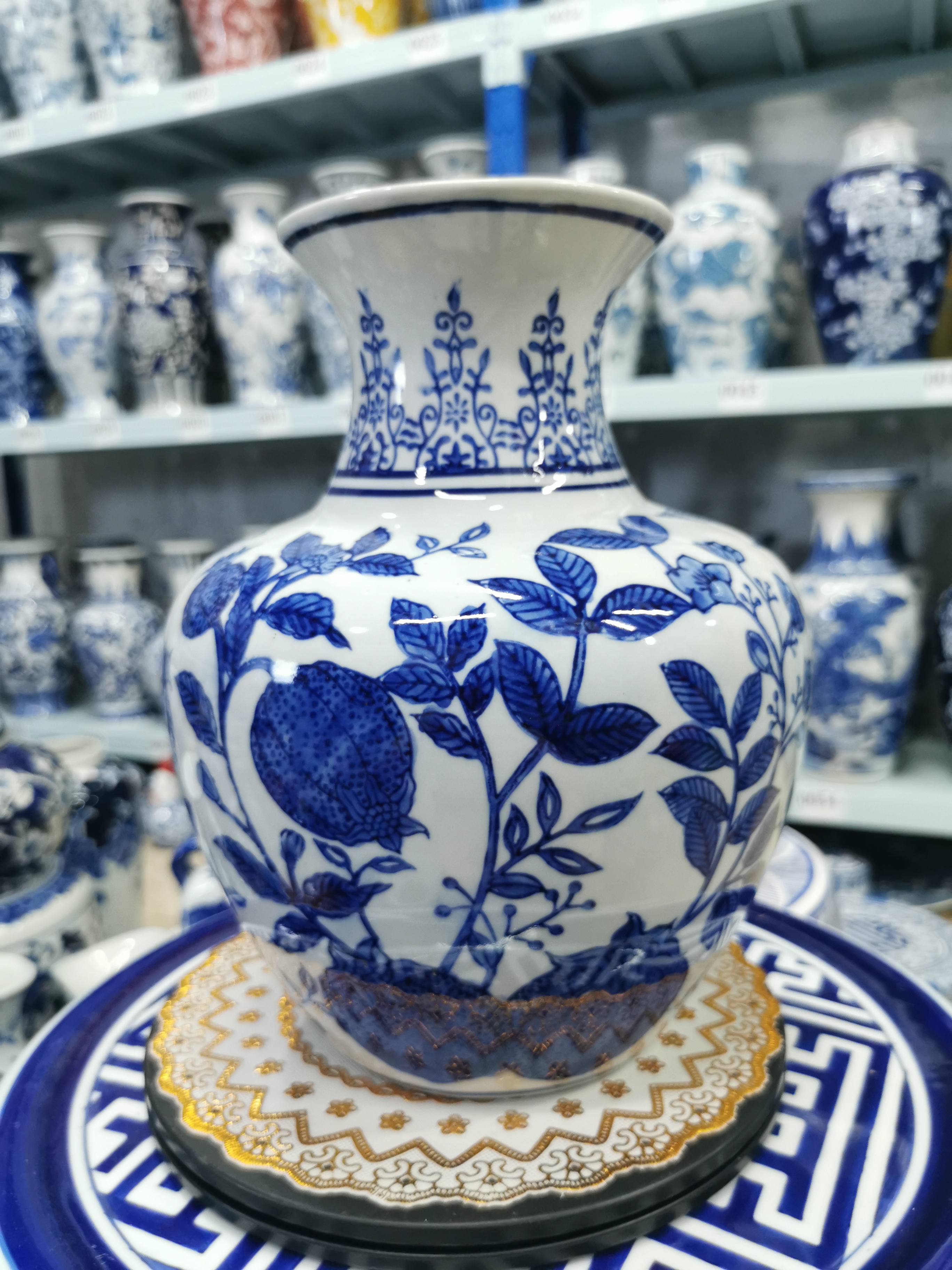 陶瓷青花瓷大肚花瓶石榴花鸟图花瓶摆件