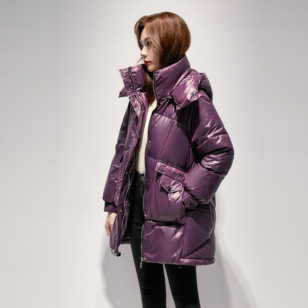 尚静【90%鸭绒羽绒服】23冬季新款连帽加厚外套亮面时尚面包服女