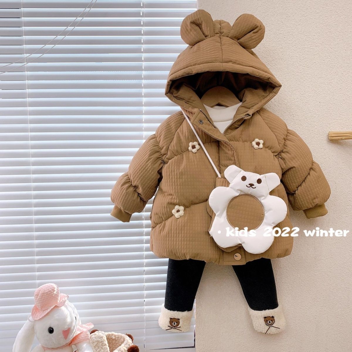 女童冬季加绒棉服2022新款儿童时尚可爱棉衣中小童加厚连帽外套潮