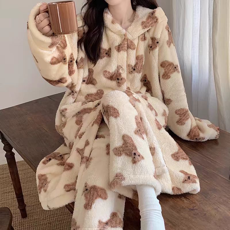 秋冬珊瑚绒睡衣女可爱小熊连帽睡袍套装网红爆款浴袍两件套可外穿