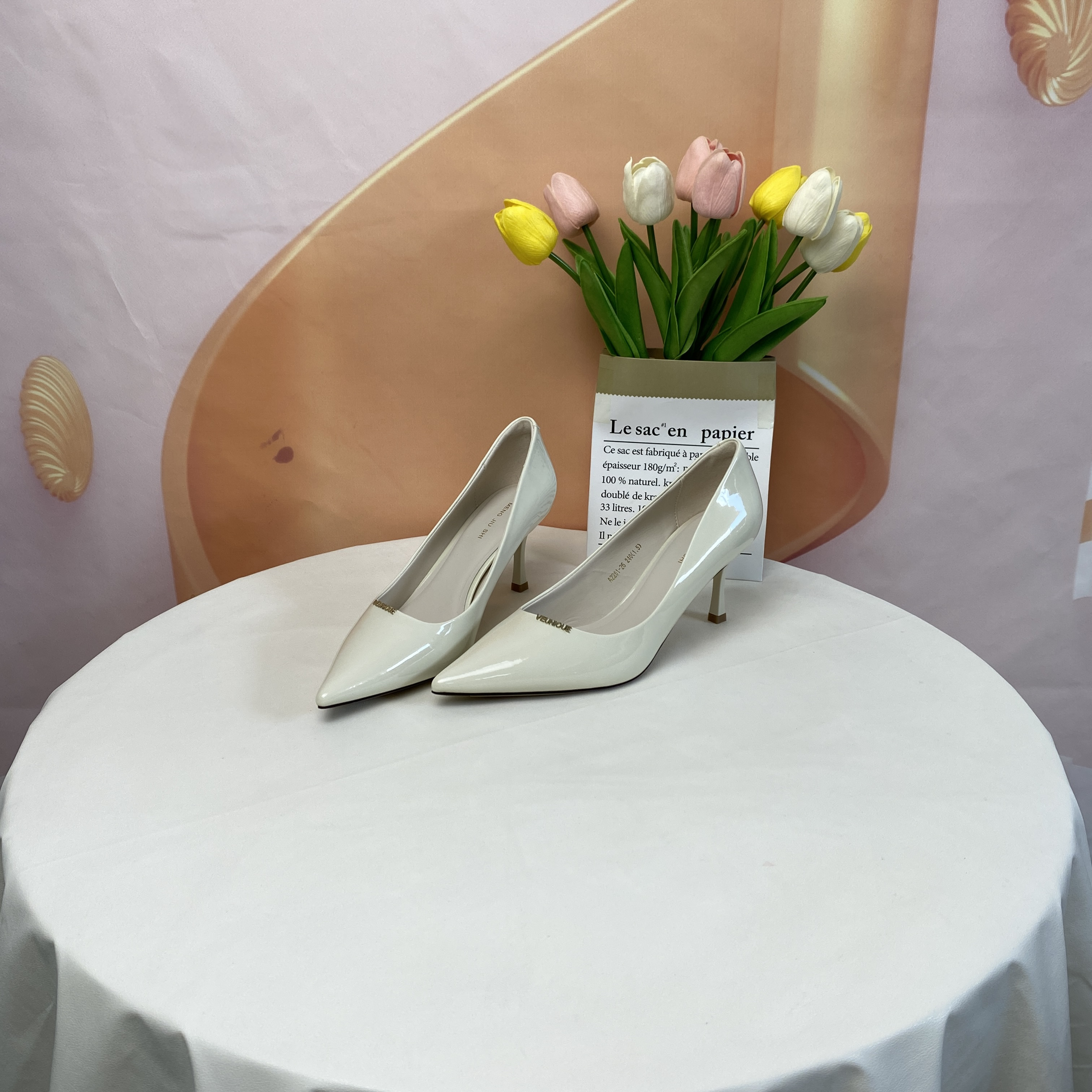 2261时尚气质优雅尖头细跟单鞋F