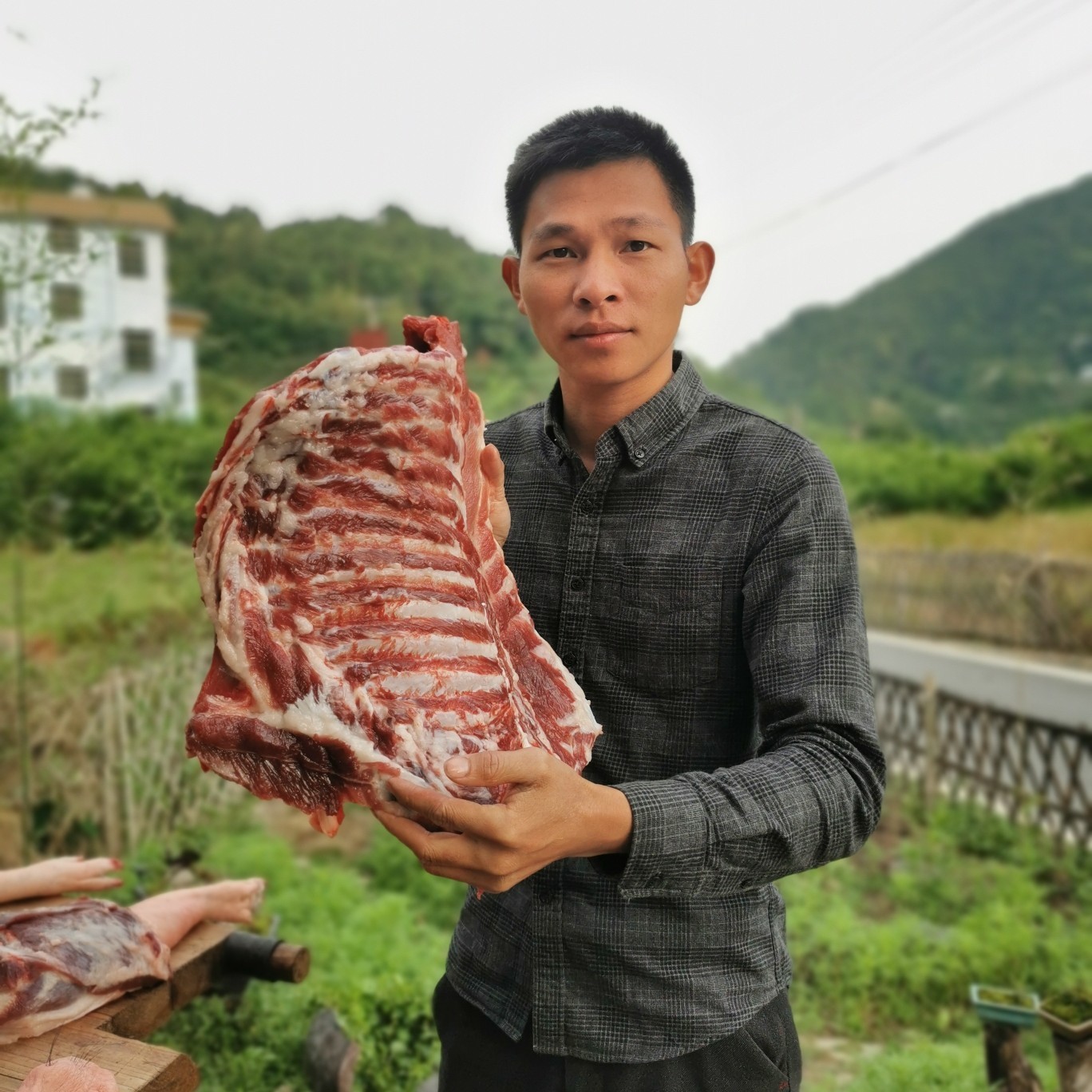 「青年发辉」原生态跑山猪 整猪/半扇预定 预付款后续补差
