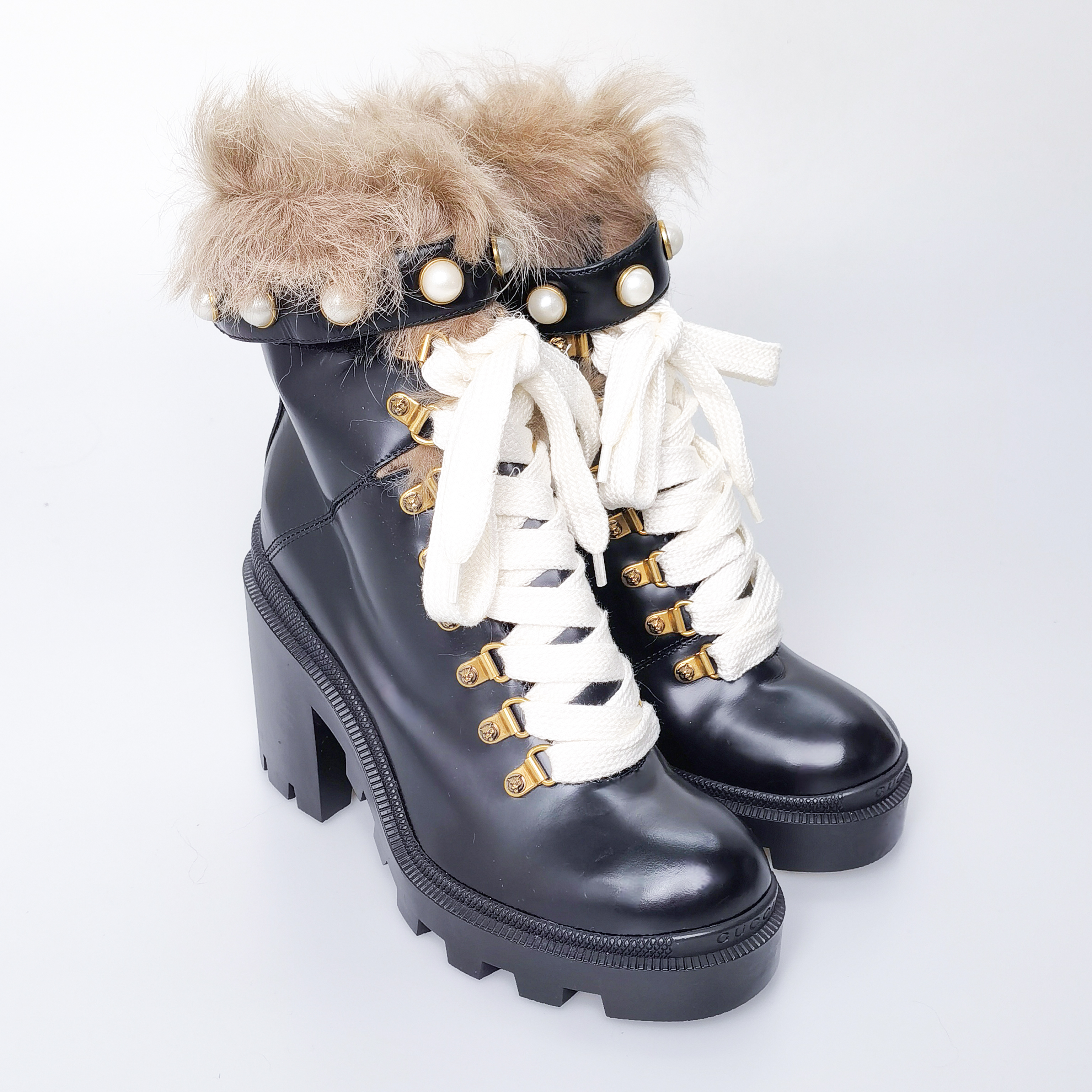 99新 GUCCI/古驰 Sylvie系列毛绒珍珠女士时尚厚底系带黑色中筒靴